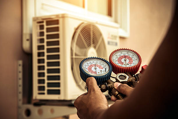 Professional Ac Installation technician working in Churubusco, IN